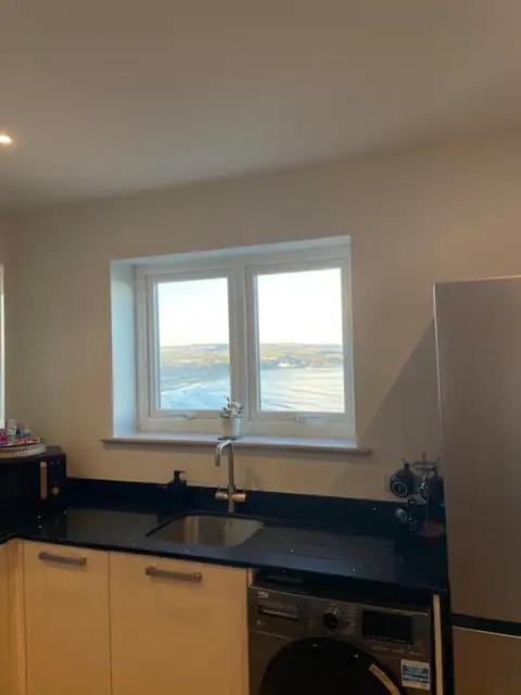 Spectacular 2 Bedroom Balcony Sea View Flat Scarborough Exterior photo