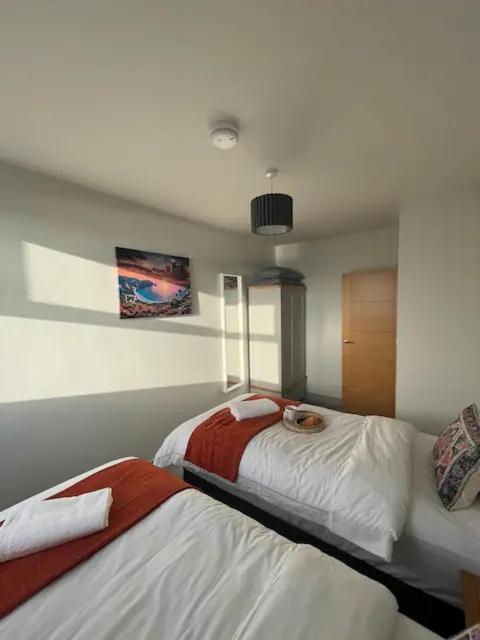 Spectacular 2 Bedroom Balcony Sea View Flat Scarborough Exterior photo