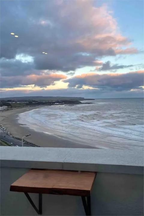 Spectacular 2 Bedroom Balcony Sea View Flat Scarborough Exterior photo
