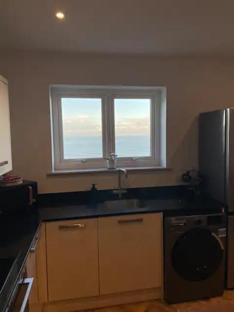 Spectacular 2 Bedroom Balcony Sea View Flat Scarborough Exterior photo