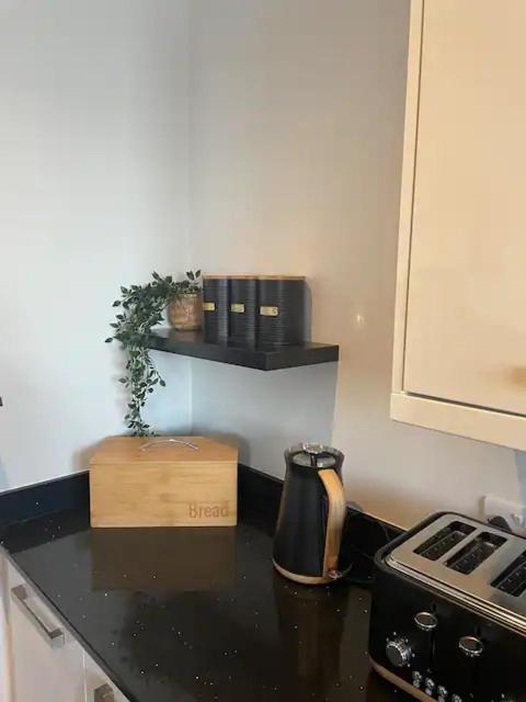 Spectacular 2 Bedroom Balcony Sea View Flat Scarborough Exterior photo